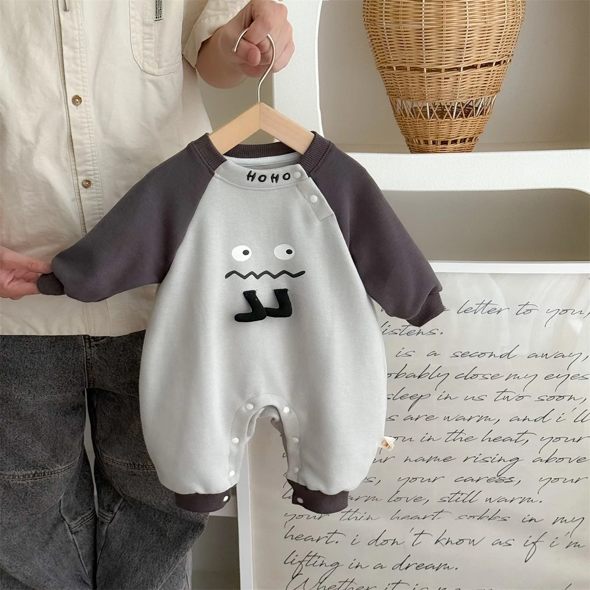 

New Autumn Infant Baby Boys Bodysuits Big Eyes Cartoon Newborn Boy Jumpsuits Long Sleeves Contrasting Color Toddler Boys Rompers