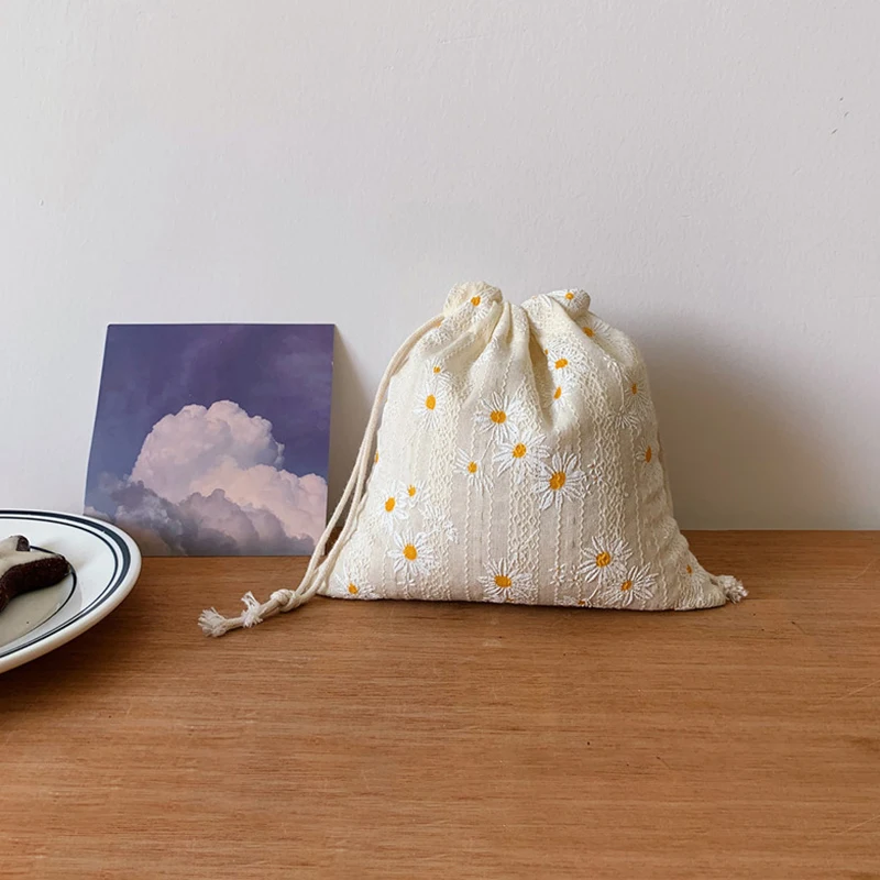 DIY Drawstring Bag Travel Dust Proof Handbags Woman Jewelry Cosmetic Daisy Storage Pouch String Bag Cute Small Coin Purse