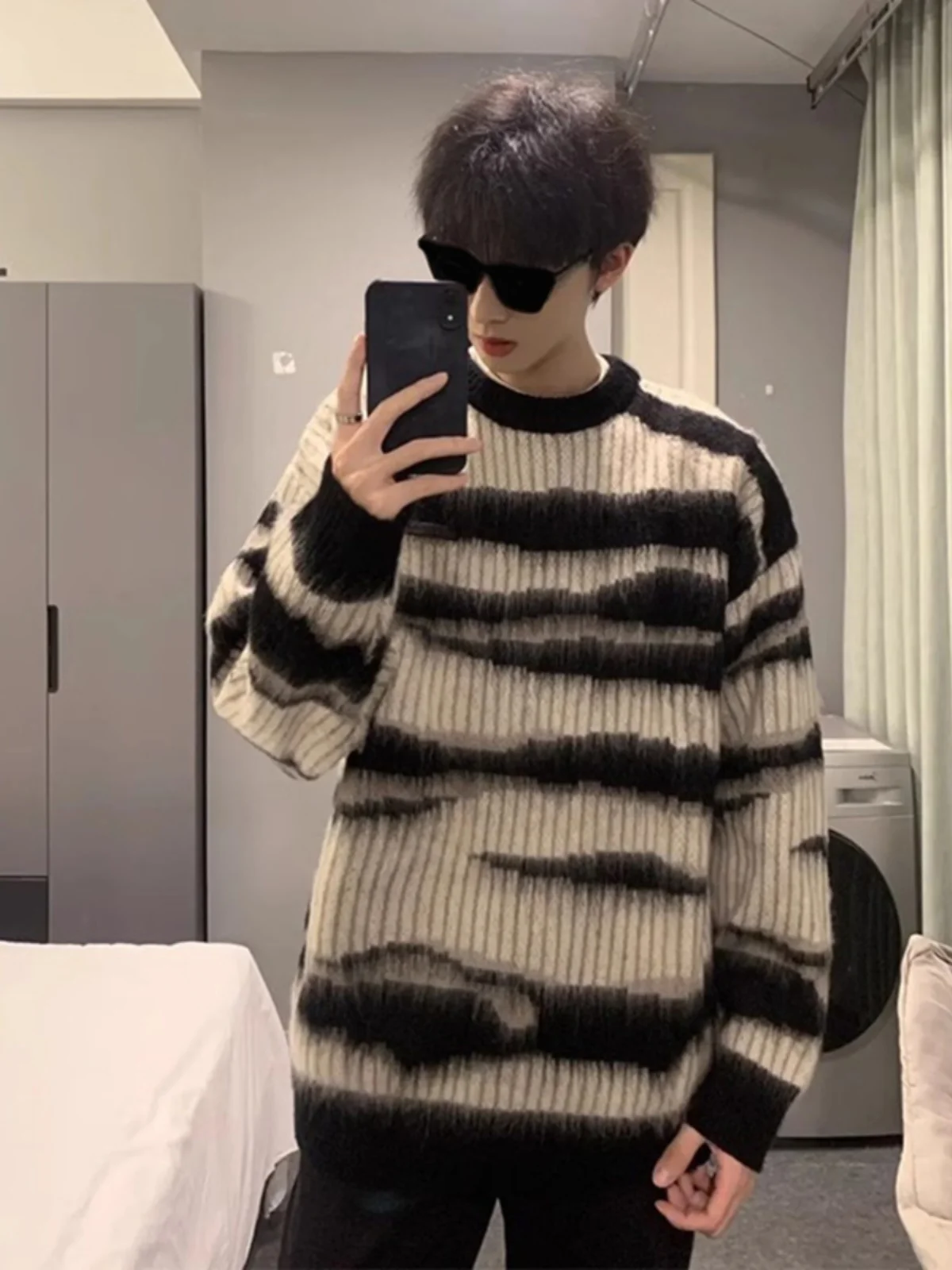 

Men's Thiened Water Rabbit Fur Striped Knitwear Autumn Winter Loose Fit Comfortable Base Layer Sweater Soft Warm Coat