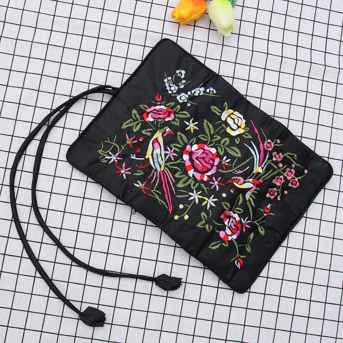 

Elegant Jewelry Roll Bag H made Embroidered Flowers Soft Silk Satin Large Pocket 3 Small Zippered Pouches Travel for Earrings
