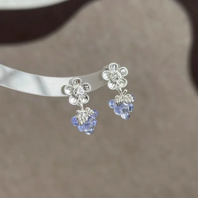 Lovely purple ice extract grape stud earrings silver flower earrings crystal clear purple grape earrings sweet temperament ps114