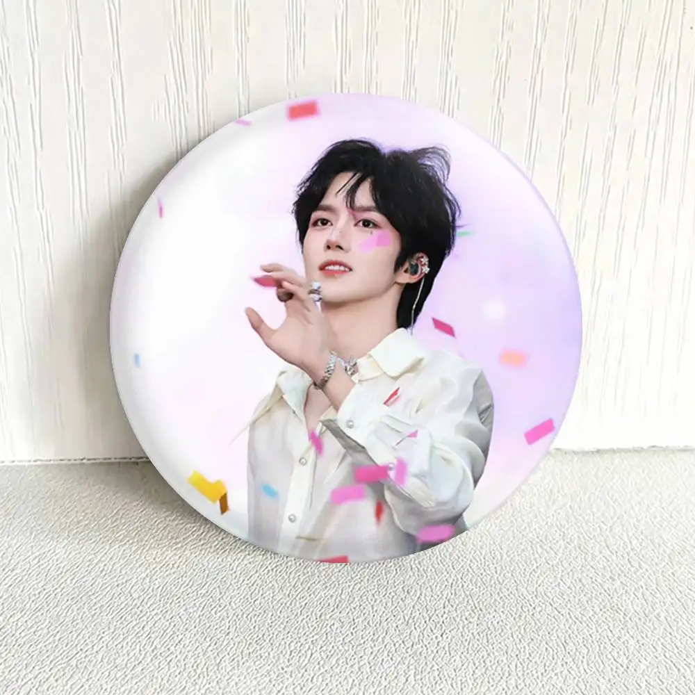 Huang Xing Eliot Huang D-Desire The Series  Laser Badge Creative Pins Brooch for Bag Clothes Hat Decor Gifts Fans Collect