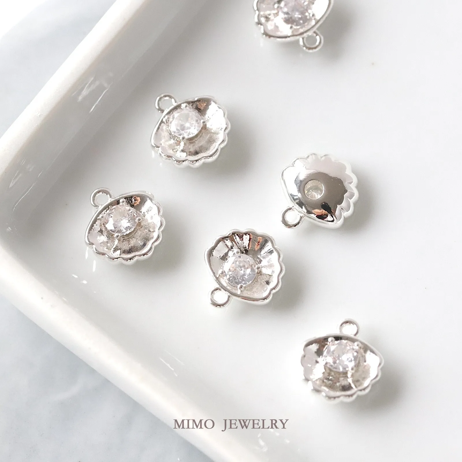 Ins Ocean Wind Round Zircon Scallop Shell Charms Pendant Supplies DIY Hand Brass Gold Plated Accessories 11.2x10mm