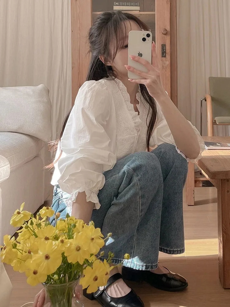 Koronkowa Bluzka Damska Letnia Nowa Moda Bufiaste Rękawy Długi Rękaw Delikatna Koszula Astryczna Dekolt V Regularna Długość