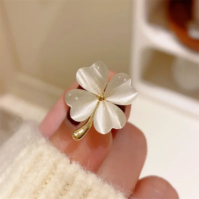 Small Opal Lucky Four-leaf Clover Brooch Clothes Anti-emptied Pin Buckle for Women Wedding Suit Jewelry