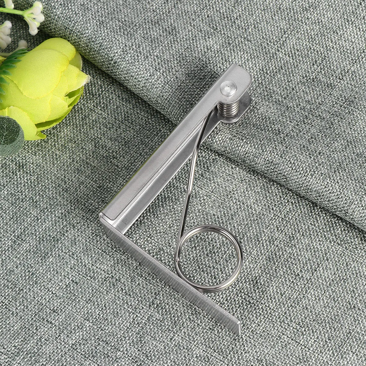 

4 Pcs Tablecloth Clips Stainless Steel Holders Cover Clamps For Weddings Parties Picnics Buffets Dinners Practical Fits