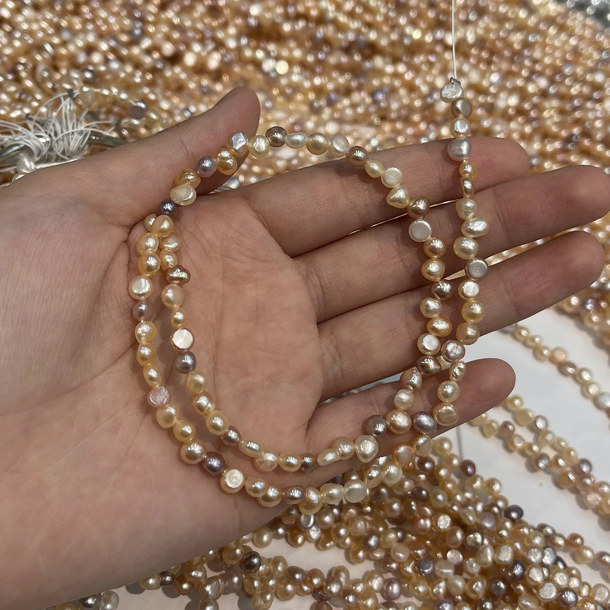 4-5mm Natural Freshwater Pearl - огляд і ціна Natural Freshwater Pearl Strand Loose Beads