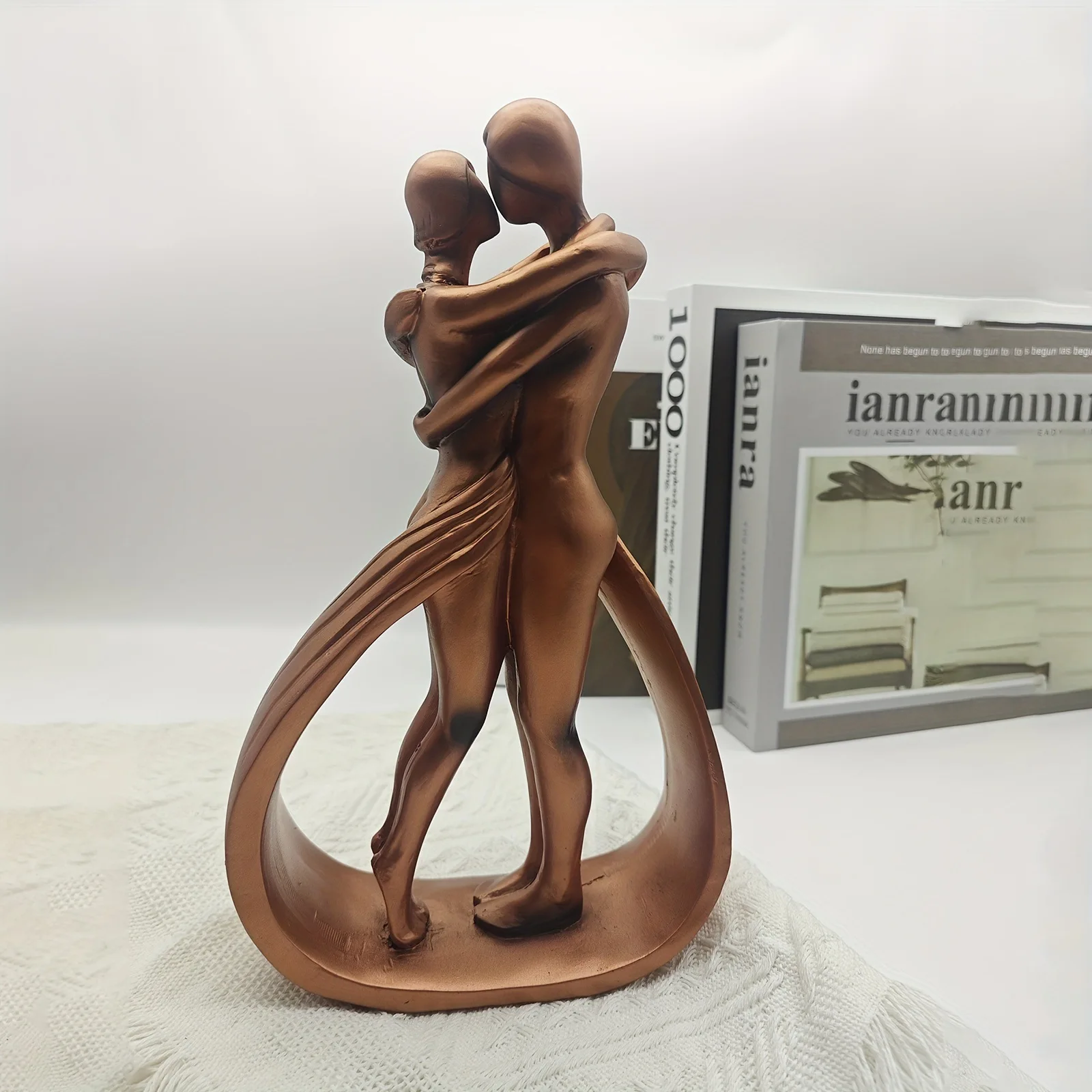 

Loving Couple Resin Statue‌ - Handmade Kissing Figurine for Desk & Home