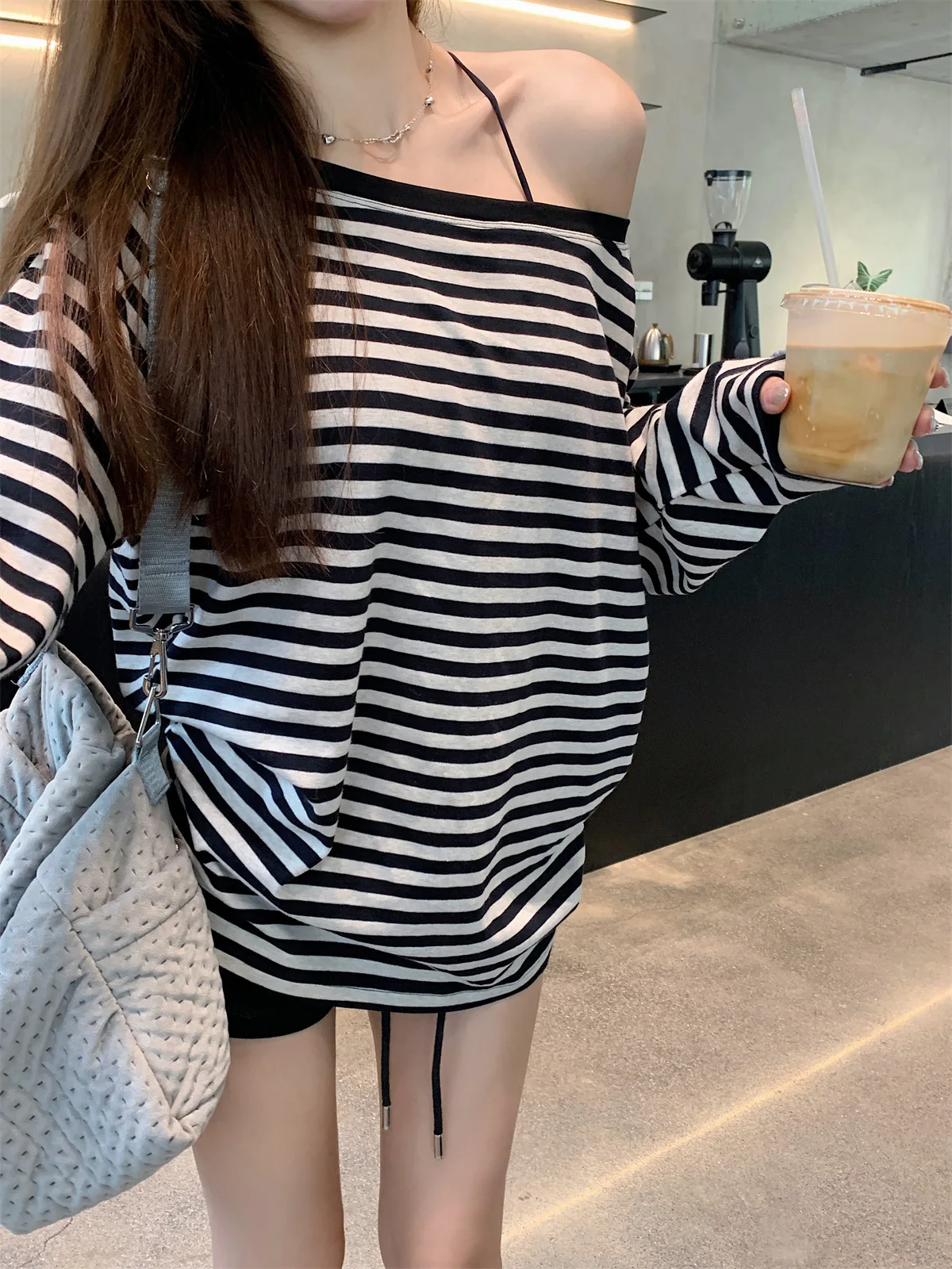 Neues Damen-Herbst-Oberteil: Locker geschnittenes, gestreiftes Off-Shoulder T-Shirt für Studentinnen – Langärmliges Oberteil mit schrägem Schulterdesign für Mädchen und Frauen, lässiges Basic-Shirt – Detail 29