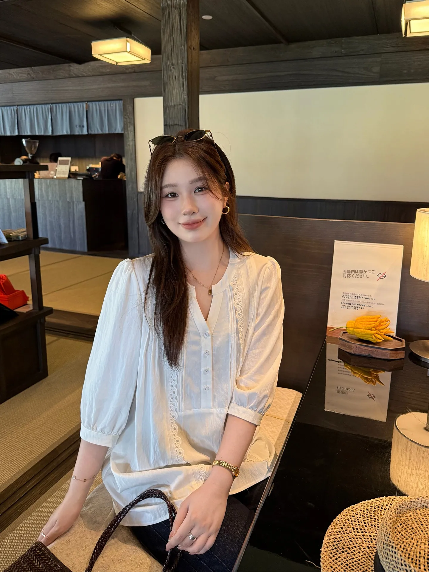 

Женская блузка больших размеров в французском стиле, свободного кроя, с ажурной отделкой, рукав 5/4, V-образный вырез, для повседневной носки, комфортная, стандартной длины