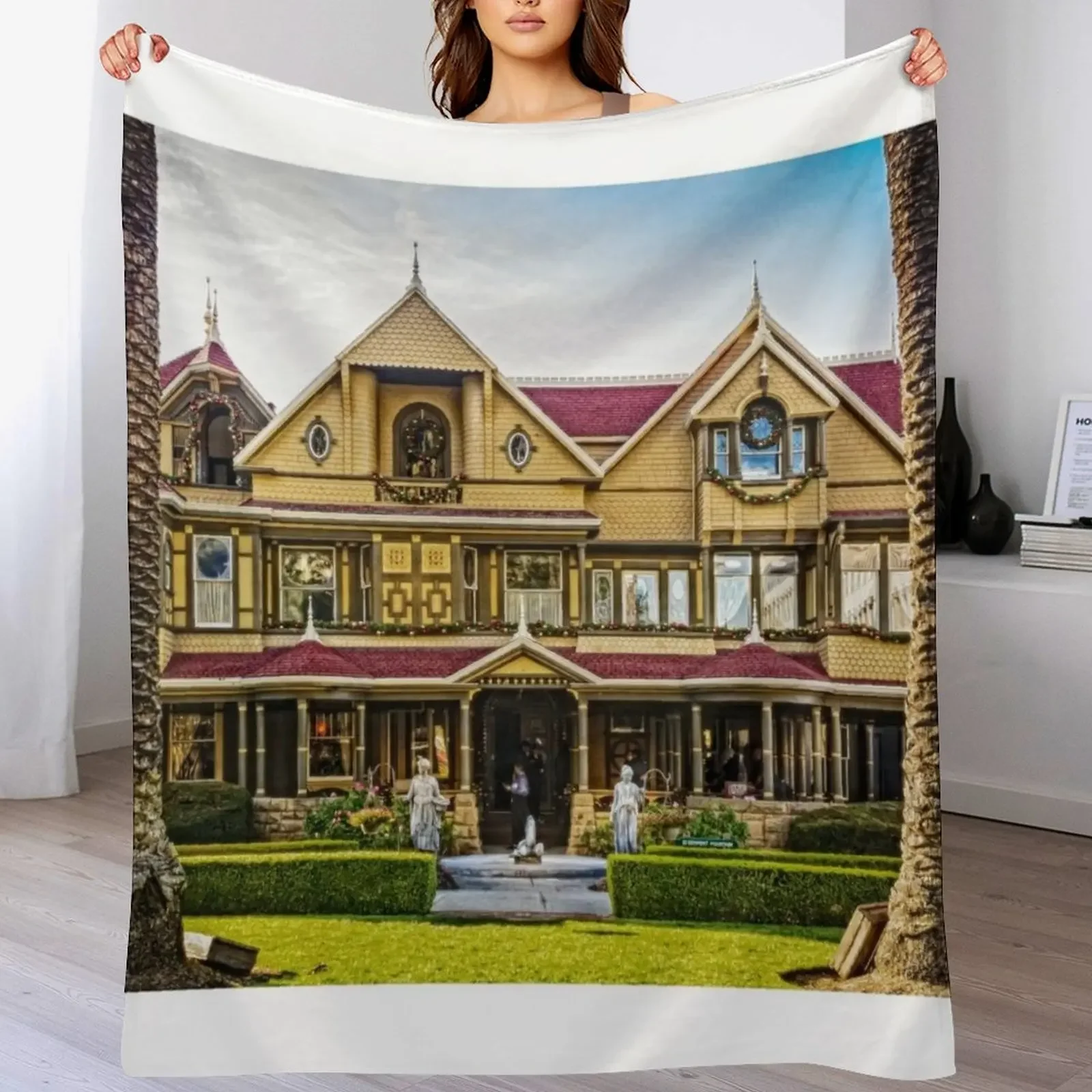 Winchester Mystery House Throw Blanket Multi Use Warm Blanket for Living Room Bedroom