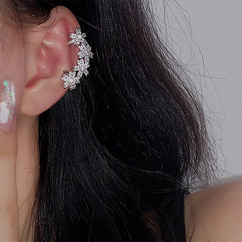 1Pcs Trendy Simple Zircon Flowers Ear Clip Earring Without Piercing For Women Sparkling Ear Cuff Clip Party Wedding Jewelry Gift