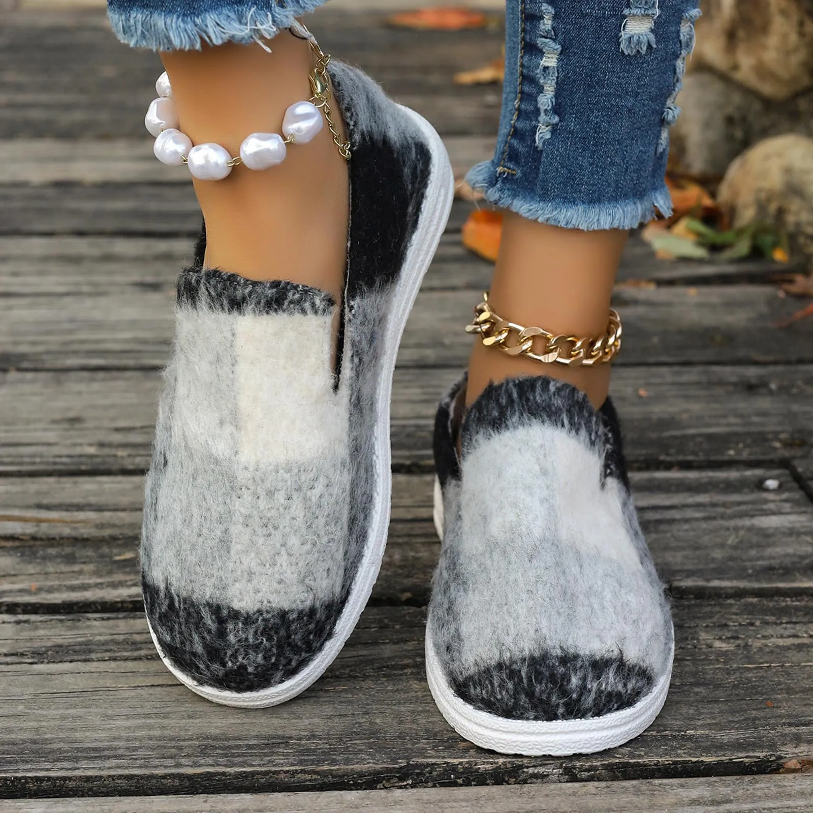 Ladies Four Seasons Vintage Flat Shoes Casual Plaid Plush Round Toe Slip On Single Shoes Fashion Warm Spring Ladies Loafers