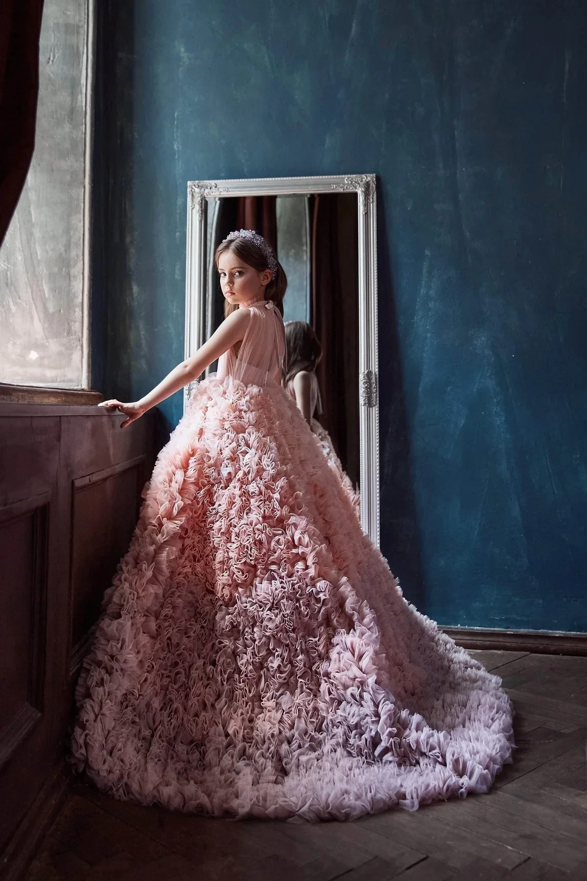 Custom Light Luxury Dress Women Wedding Guest Gown Girls Wedding Gown Birthday Party Pageant Runway Halter Ruffle Tulle Train
