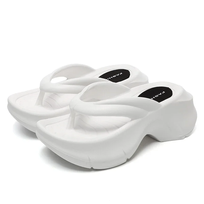 

Женские шлепанцы на танкетке, лето 2025, шлепанцы на платформе с толстой подошвой и застежкой на носок, женская нескользящая пляжная обувь на мягкой подошве, шлепанцы