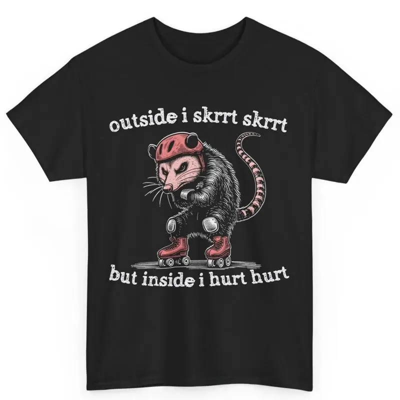 

Angry Possum Outside I Skrrt Inside Hurt Забавная хлопковая футболка с опоссумом