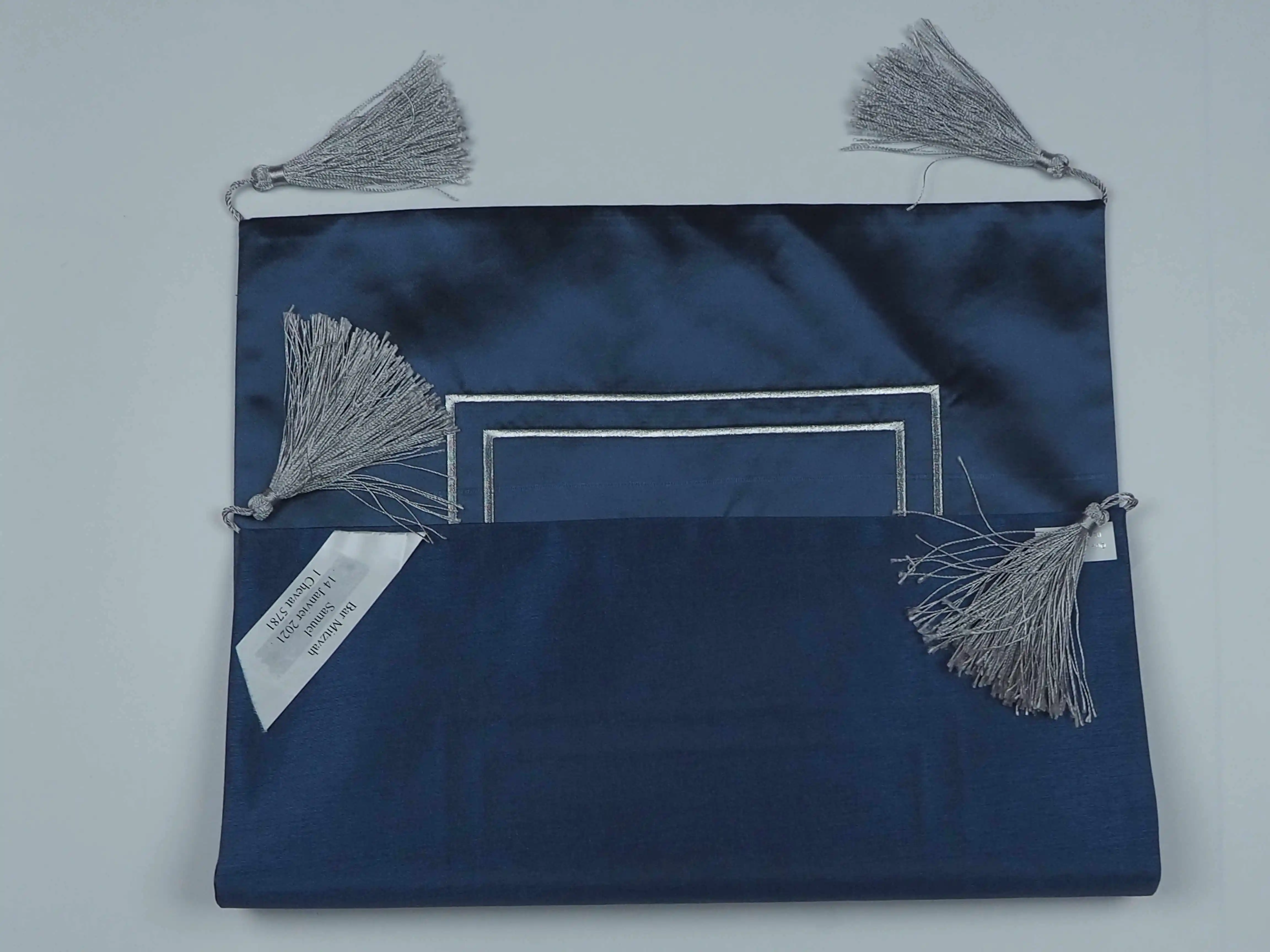 STAIN PLACEMAT WITH SLIVER GREY EMBRODIERY AND SILVER GREY FRINGES