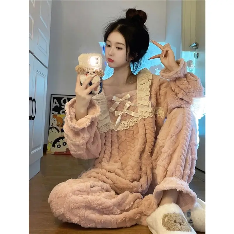 

Fleece Sleepwear Women Pajamas Set for Women 2 Pieces Lace Ruffles Korean Suit Fashion Winter Pajamas Bow Night Wears Pajamas