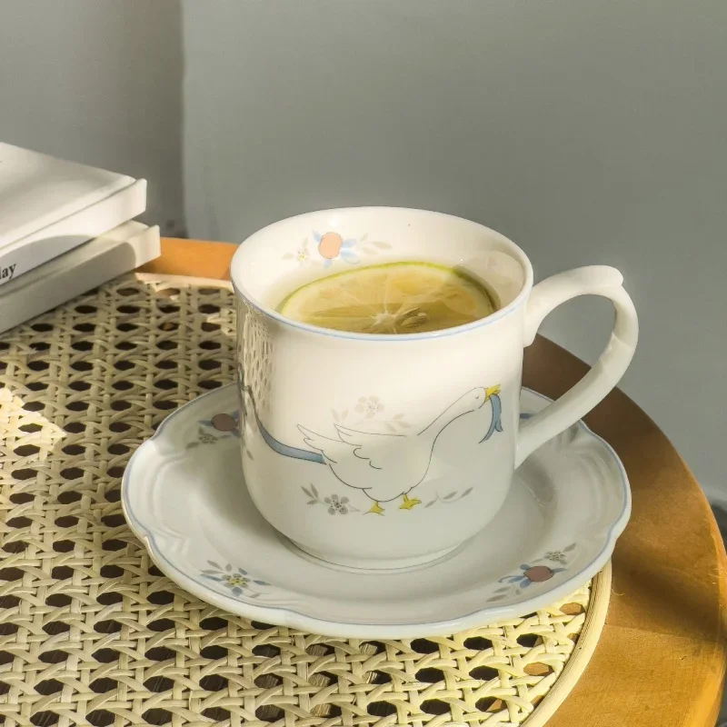 1set Schwan Keramik Kaffee Tasse und Untertasse Set Nachmittag Tee Geschirr Becher Dessert Platte Küche Becher Keramik Tasse löffel-Freies