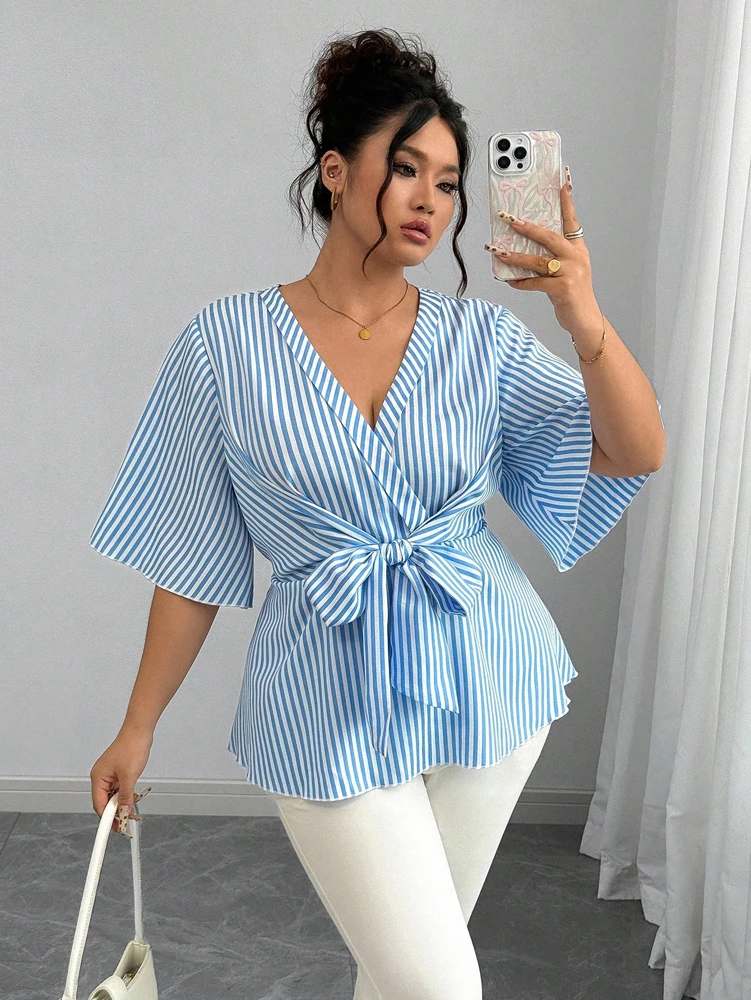 بالإضافة إلى حجم شريطية مطبوعة كشكش كم Bowknot الخصر حجم كبير الخفافيش كم قميص عادية الخامس الرقبة قميص