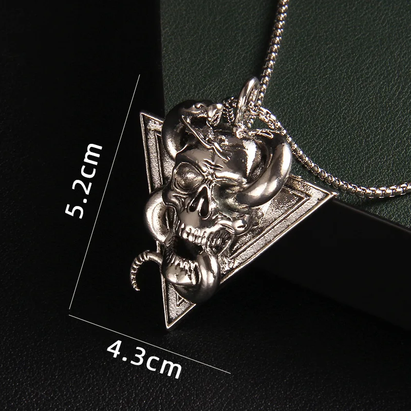 European and American Exaggerated and Personalized Snakelike Winding Skull Necklace Domineering Dark Punk Grimace Long Accessori