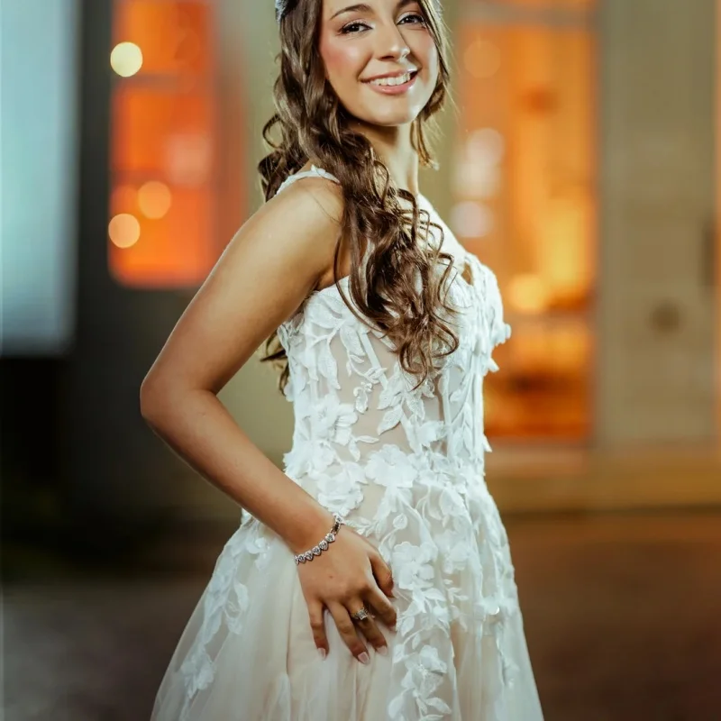 

ivory white flower Appliques V-neck Wedding Dresses decal Lace off-shoulder Bridal Gowns Made Customized