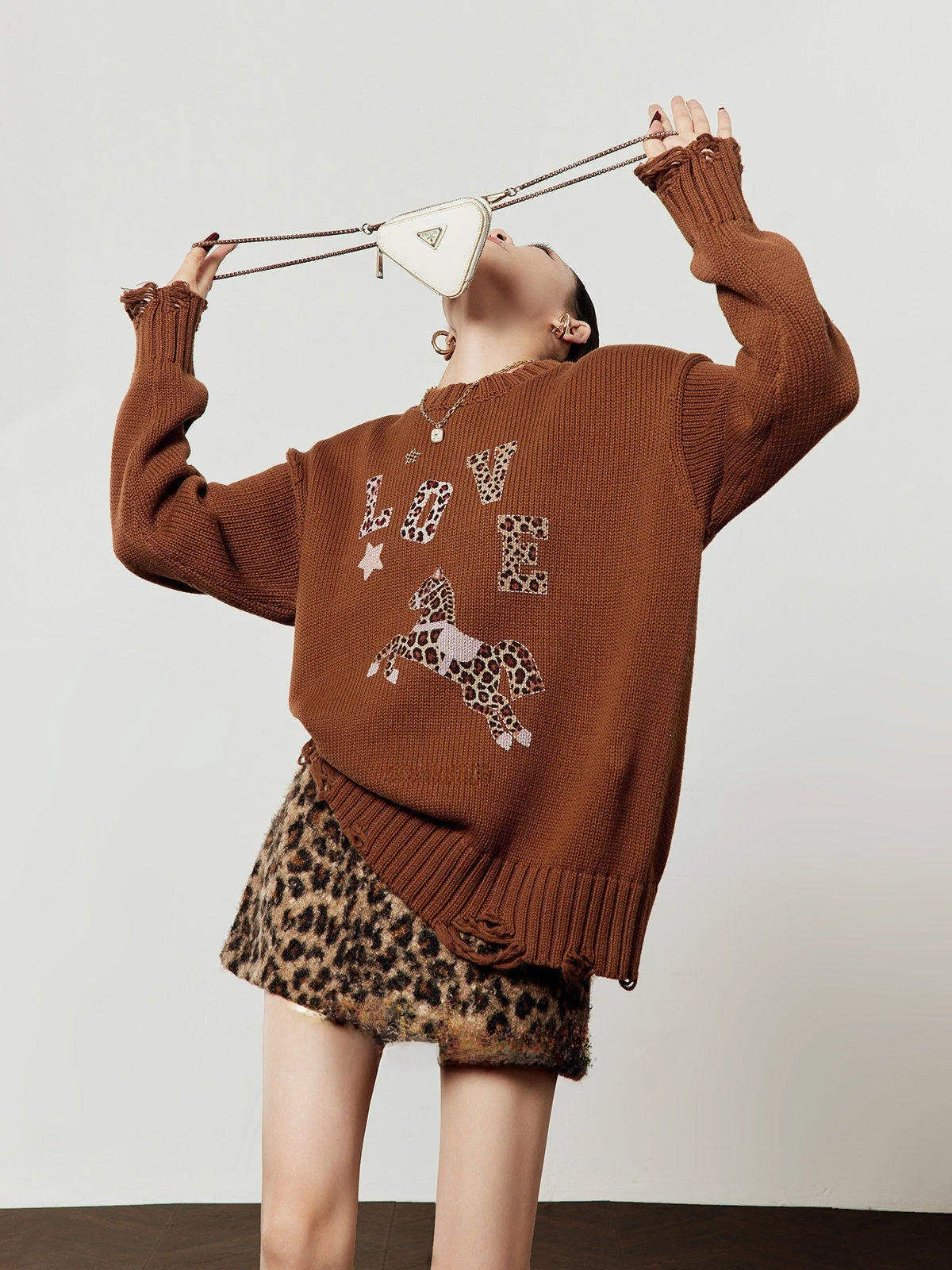 

Love Coffee Color Sweater Women's Loose Printed round Ne Top Vintage Sle Knitted Long Sve Thiened Spring New