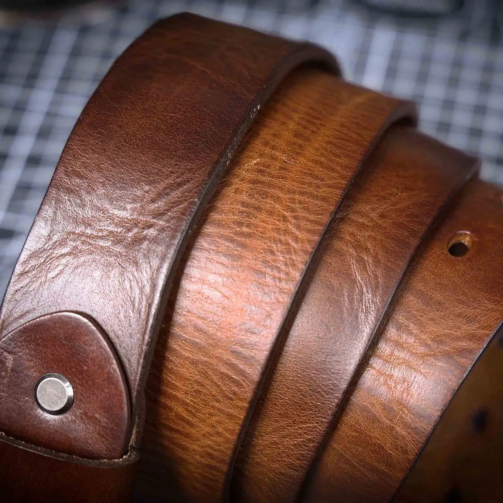 Vintage Echtleder Herren-Gürtel aus Rindsleder mit Dornschließe, Italienisches Verdicktes Leder mit Geschenkbox, Ideale Geschenkwahl – Detail 20