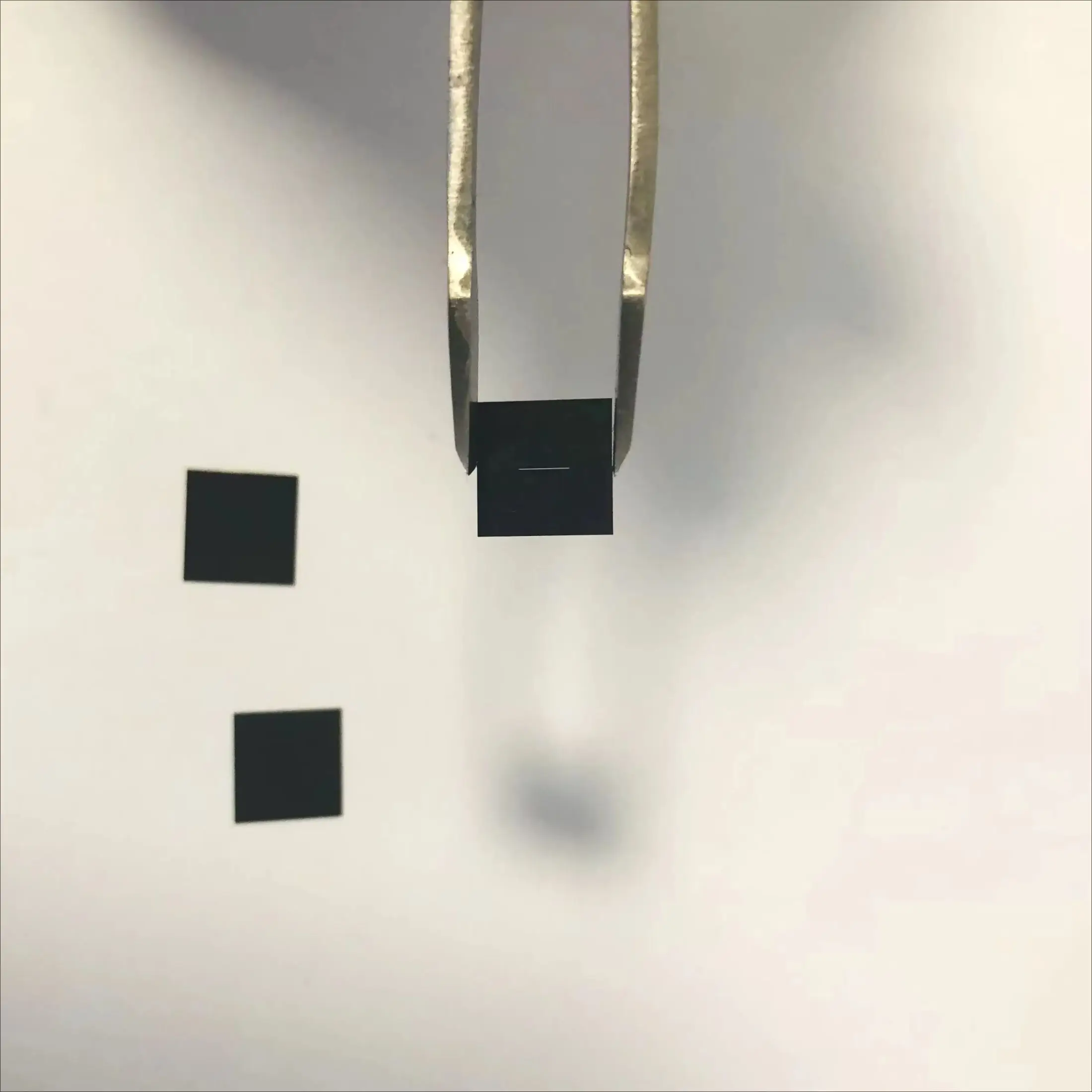 8X8mm Stainless Steel Slit Blackened 3mm Slit Length 50 microns Slit Width 0.1mm Thickness