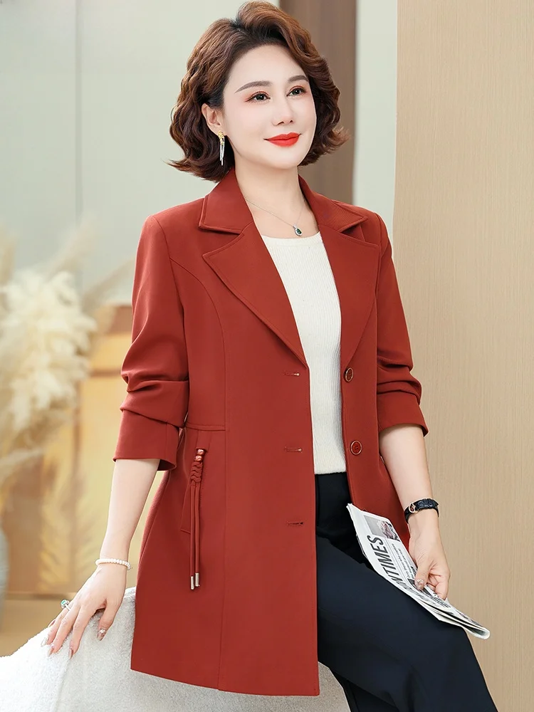 

Модная осенняя верхняя одежда средней длины для женщин 2024 года: новая элегантная модель больших размеров для женщин среднего и старшего возраста