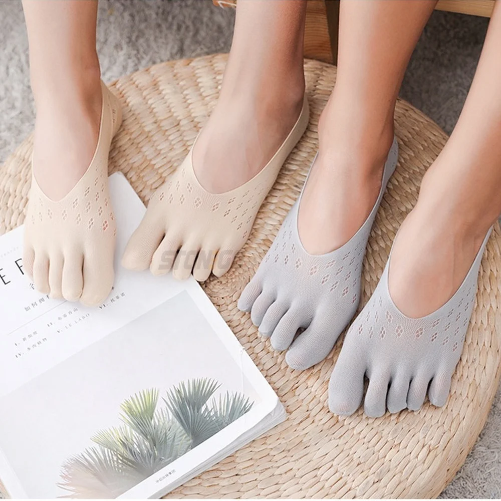 

Summer Women Solid Breathable Non Slip Invisible Five Finger Yoga Silicone Split Toe Boat Socks