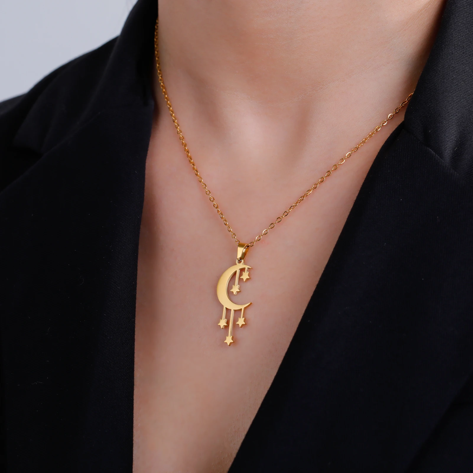 Cazador Crescent Moon Shooting Stars Pendant Necklace for Women Stainless Steel Neck Chain Jewelry Wedding Birthday Gift 2024