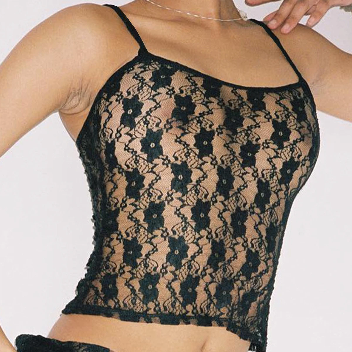 Nuova estate Sexy Little Plum Lace Vest prospettiva nera Sexy Top Slim Ladies Halter Shirt nero Sexy Slim Fashion Trend Vest