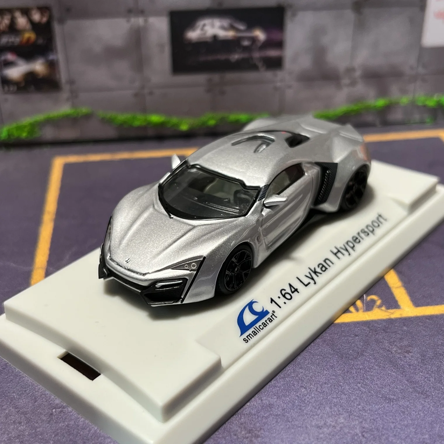 SMALLCARART 1:64 Lykan Diecast Car Model