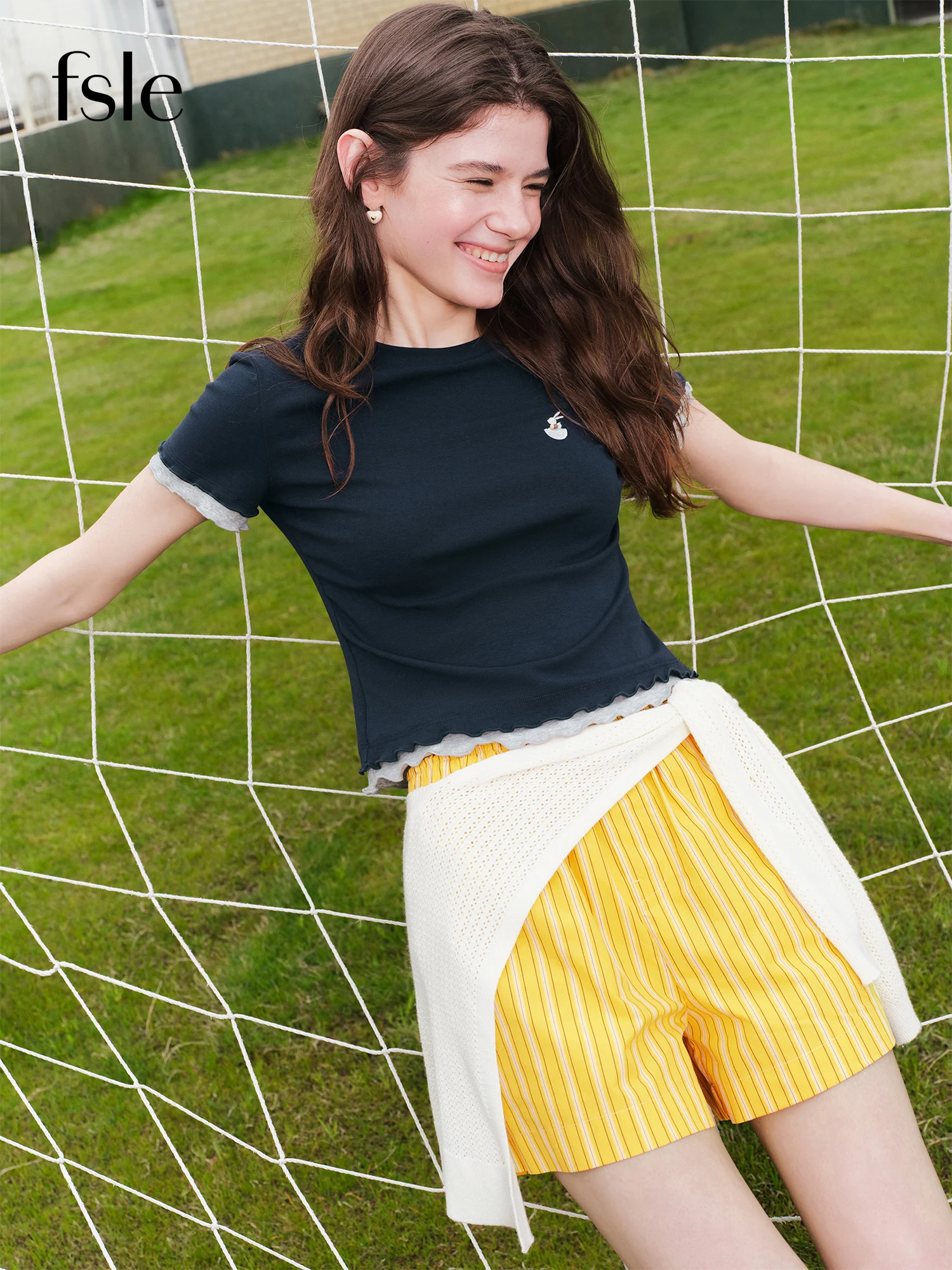 

Женская футболка FSLE из хлопка с имитацией двухслойности и контрастными вставками, с коротким рукавом: Новая коллекция Лето 2026