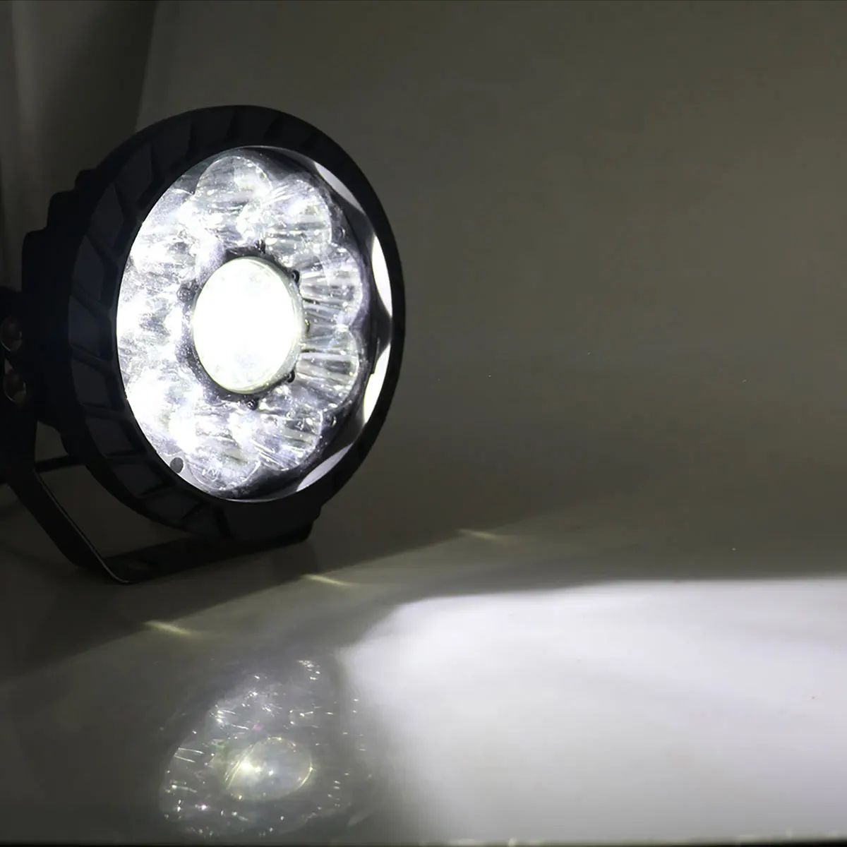 7 Inches Led Round Lamp Spotlight Work Light Ip 68 Waterproof White Color Truck Road Driving Headlight Super Brightness