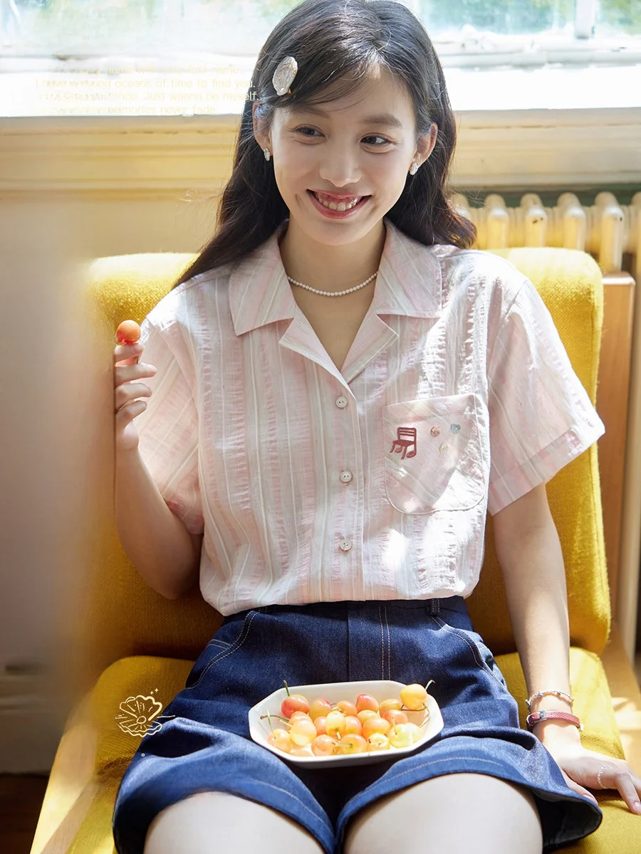 

Новая женская летняя тонкая рубашка с кубинским воротником и вышивкой в полоску, свободного кроя, модный повседневный топ с коротким рукавом