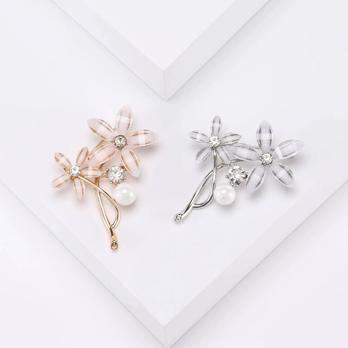 Enamel Pearl Daisy Brooches for Women Unisex Flower Pins Available Office Party Accessories Gifts