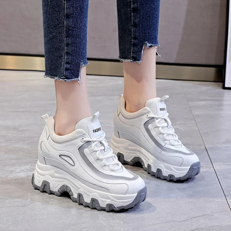 2025 ربيع الخريف مختلط اللون أحذية النساء منصة أحذية رياضية كاجوال تنفس أحذية رياضية السيدات الارتفاع زيادة حذاء رياضة