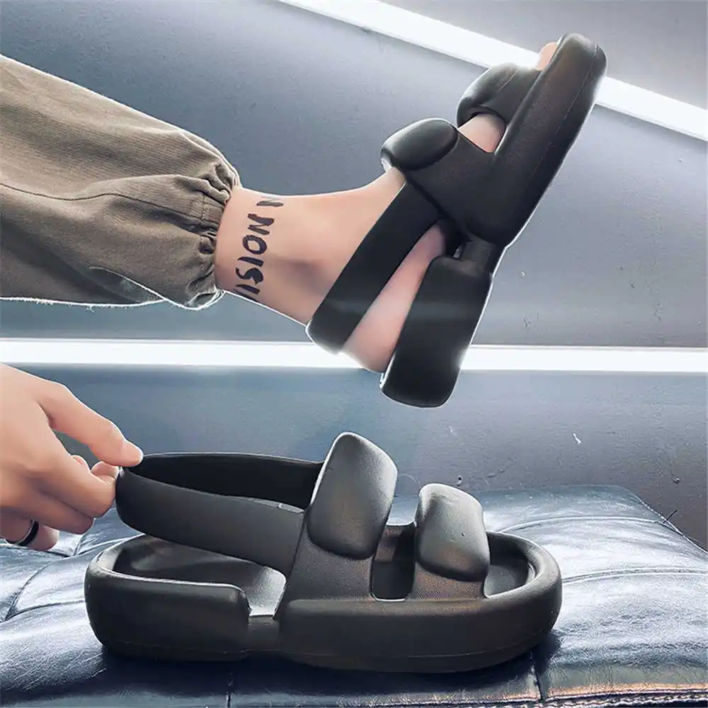 

Белые кроссовки на толстой подошве 38-39, тапочки, мужские летние шлепанцы, мужские сандалии, спортивные подлинные люкс, доступная цена