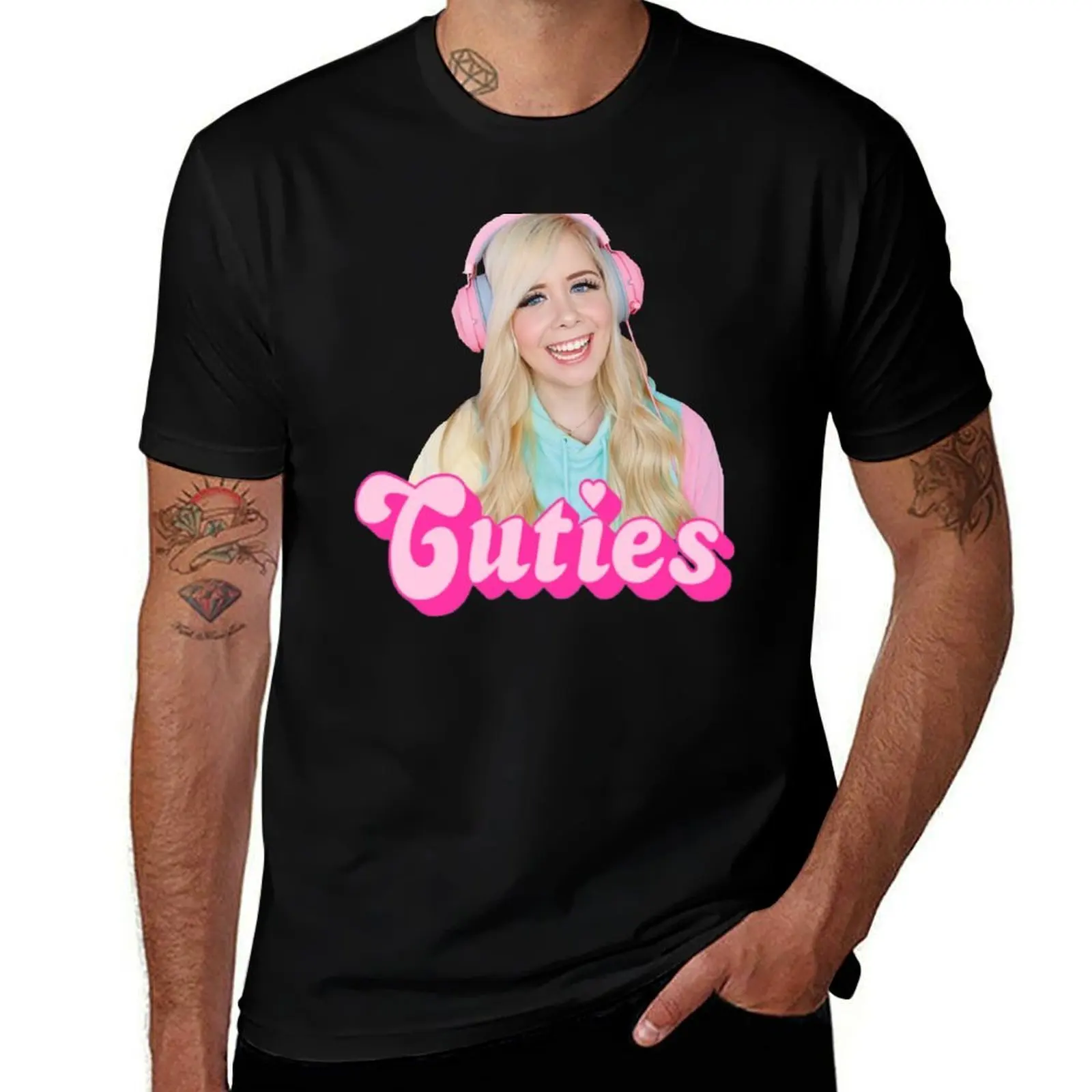 Mackenzie Hey Cuties - Hey Cuties Com T-Shirt Stain Resistant Casual Tee T-Shirt
