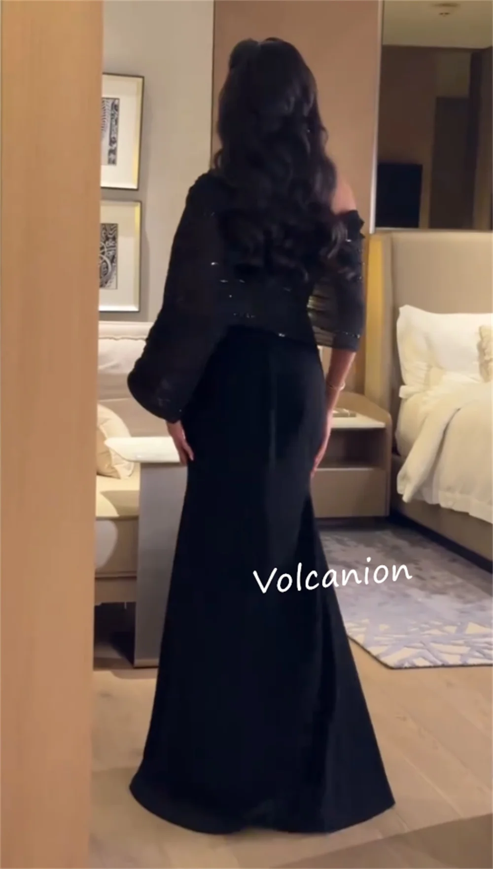 فساتين طويلة مخصصة من الجيرسيه مطرزة بالترتر على الكتف مكشوفة الأكتاف مناسبة للحفلات ومطابقة رسمية أنيقة