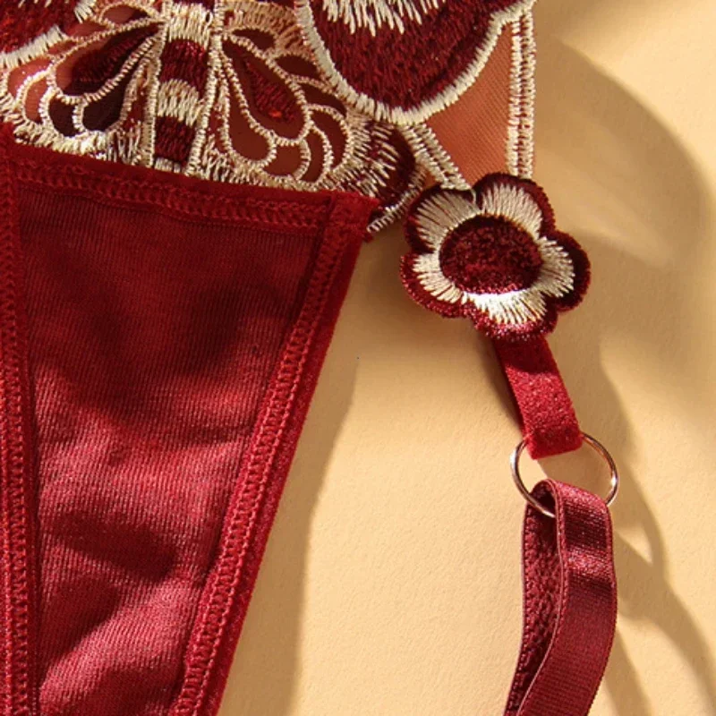 String Sexy en dentelle pour femmes, culotte taille basse papillon, cordes G, slip en maille transparente, taille réglable