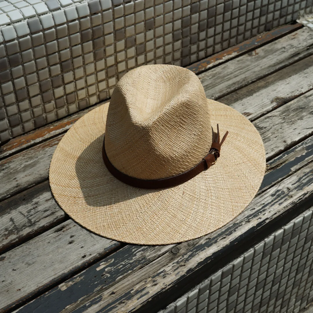 chapeau-de-paille-a-large-bord-avec-ceinture-retro-style-jazz-protection-solaire-d'ete-accessoire-de-mode-pour-hommes-ideal-pour-les-vacances-a-la-plage-casquette-a-bord-plat-tissee-a-la-main