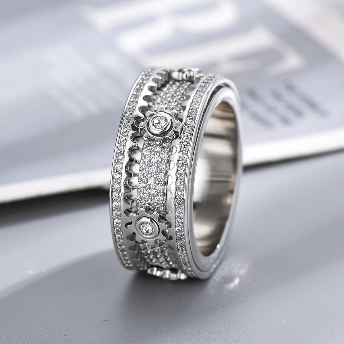 Full-diamond rotating gear can turn full-star double-layer rings couples' stress-relief ring jewelry gift