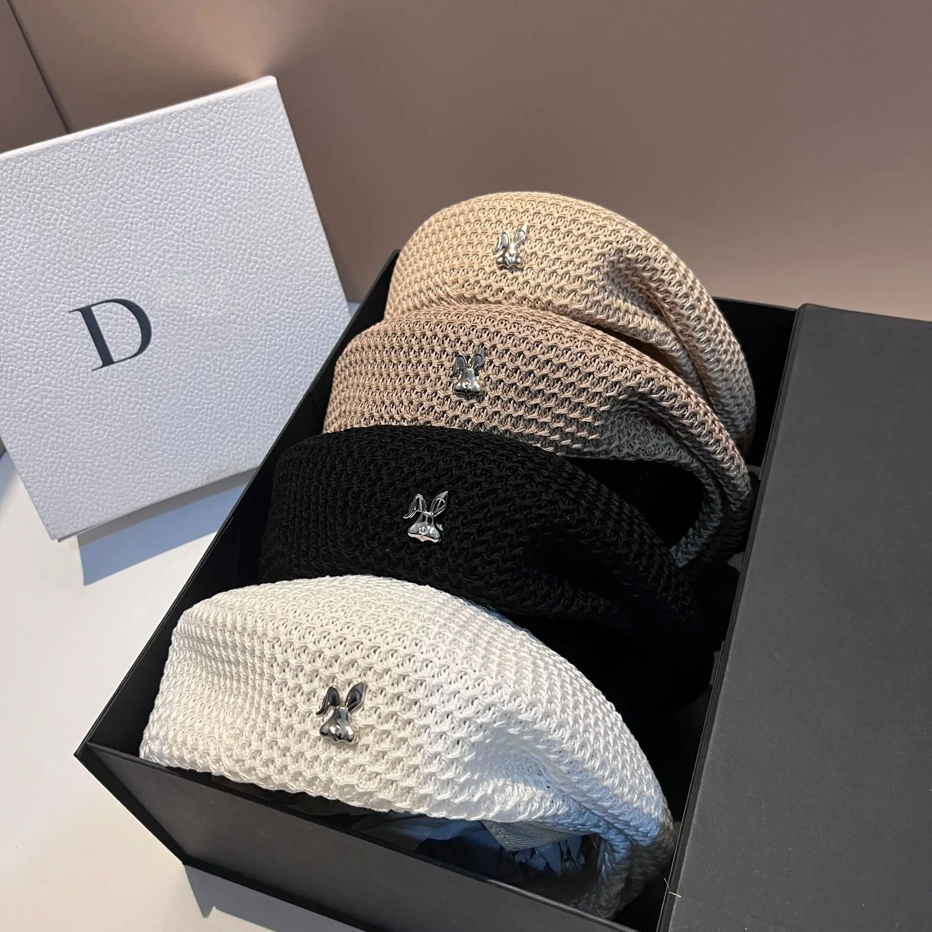 2025 العصرية أرنب الأذن القبعات للنساء-عطر صغير غير منتظم لطيف جوفاء قبعة الشمس تنوعا الرسام نمط قبعة أنيقة على الموضة