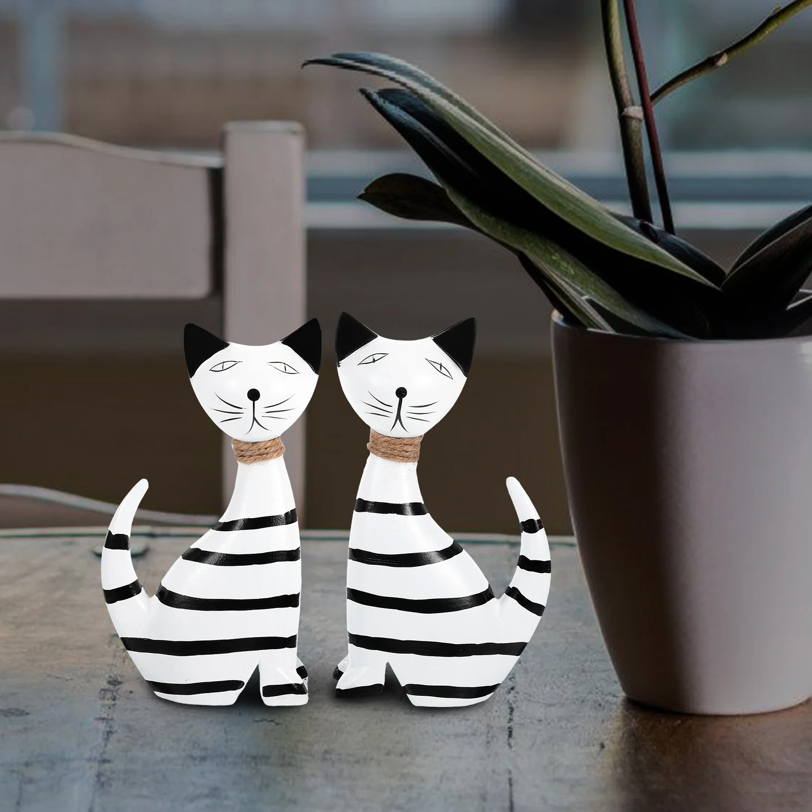 

2Pcs Nordic Wooden Cat Statue Striped Small Sculpture Desktop Decoration Cat Artware for Home Office Display Decor Figurines