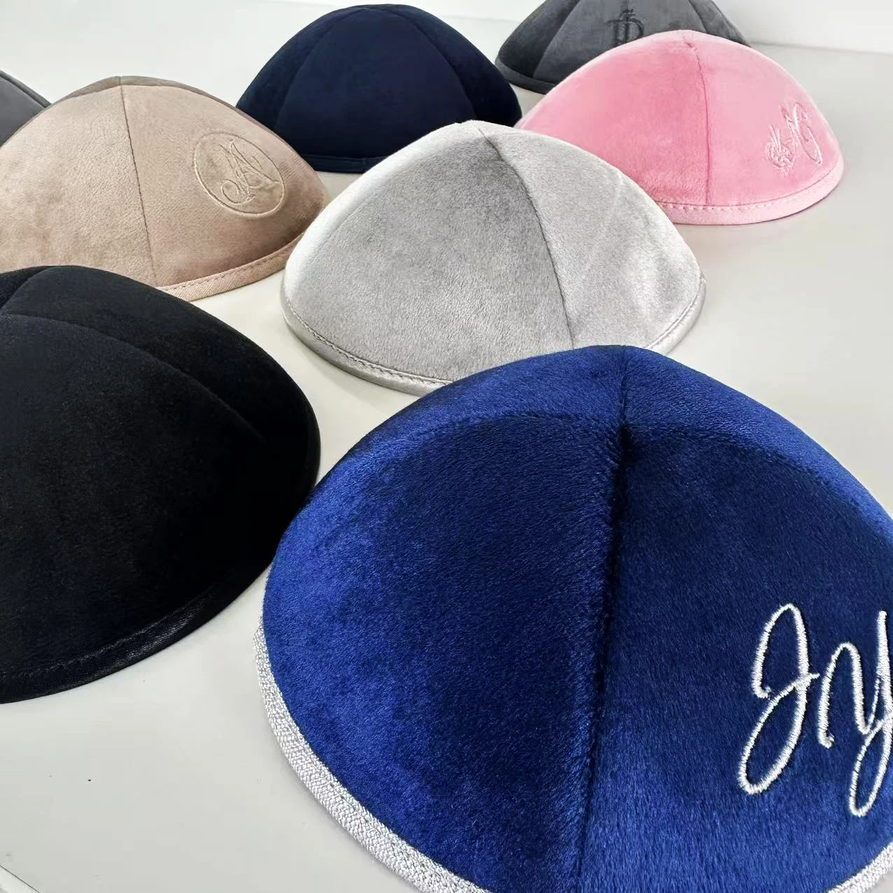 

kipa.yarmulka,bar mitsvah, brit mila, personalize.embroidery.velvet