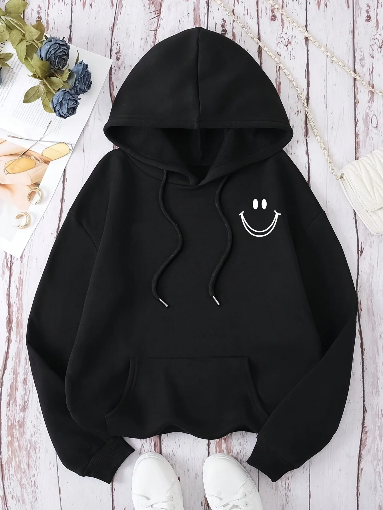 

Women's Casual Hooded Pullover Sweatshirt with Geometric Pattern Long Sleeve with Drawstring Detail Regular