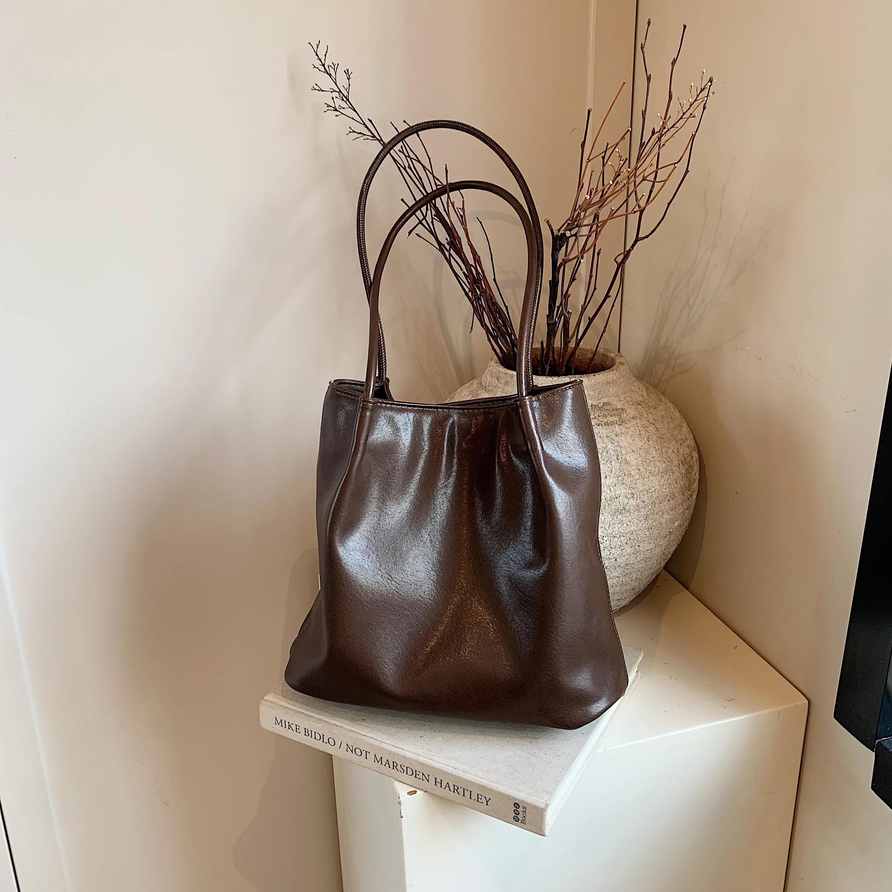 

Женская большая сумка из мягкой кожи, однотонная сумка через плечо из масляно-восковой кожи для студентов